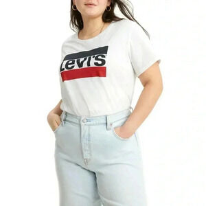 Levi’s Tee